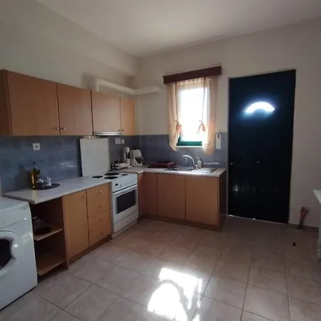 Anthoula's Cozy, Sunny Apartment!!