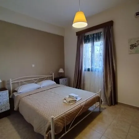 Anthoula's Cozy, Sunny Apartment!!