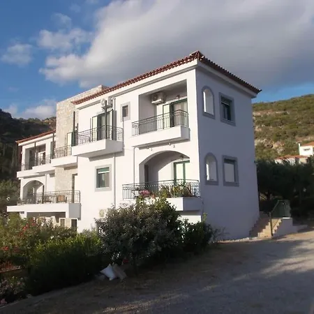 Anthoula's Cozy, Sunny Apartment!! Apartment